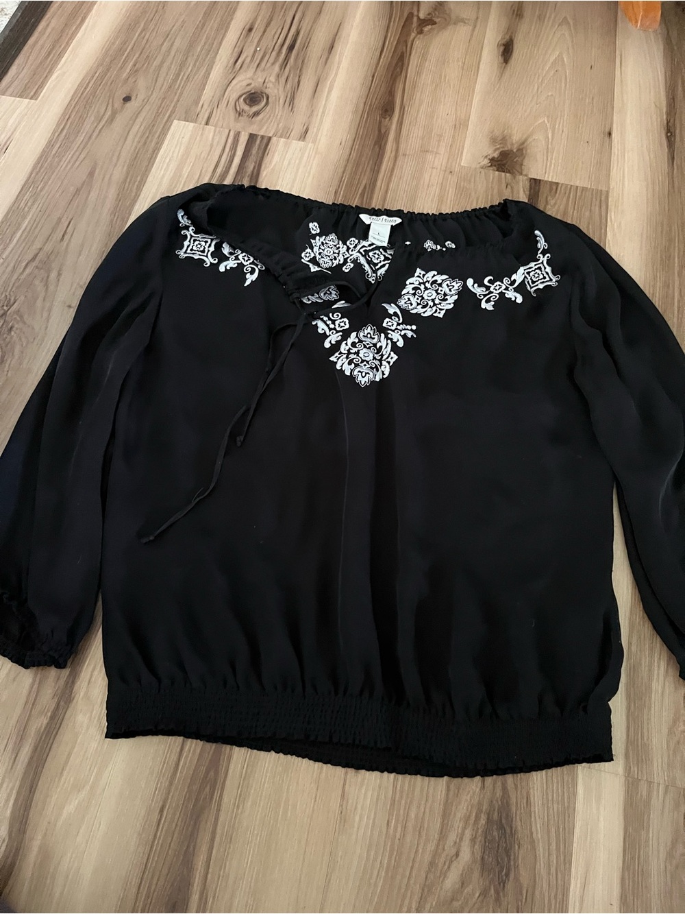 White House Black Market Embroidered ShirtL
